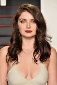 How tall is Eve Hewson?
